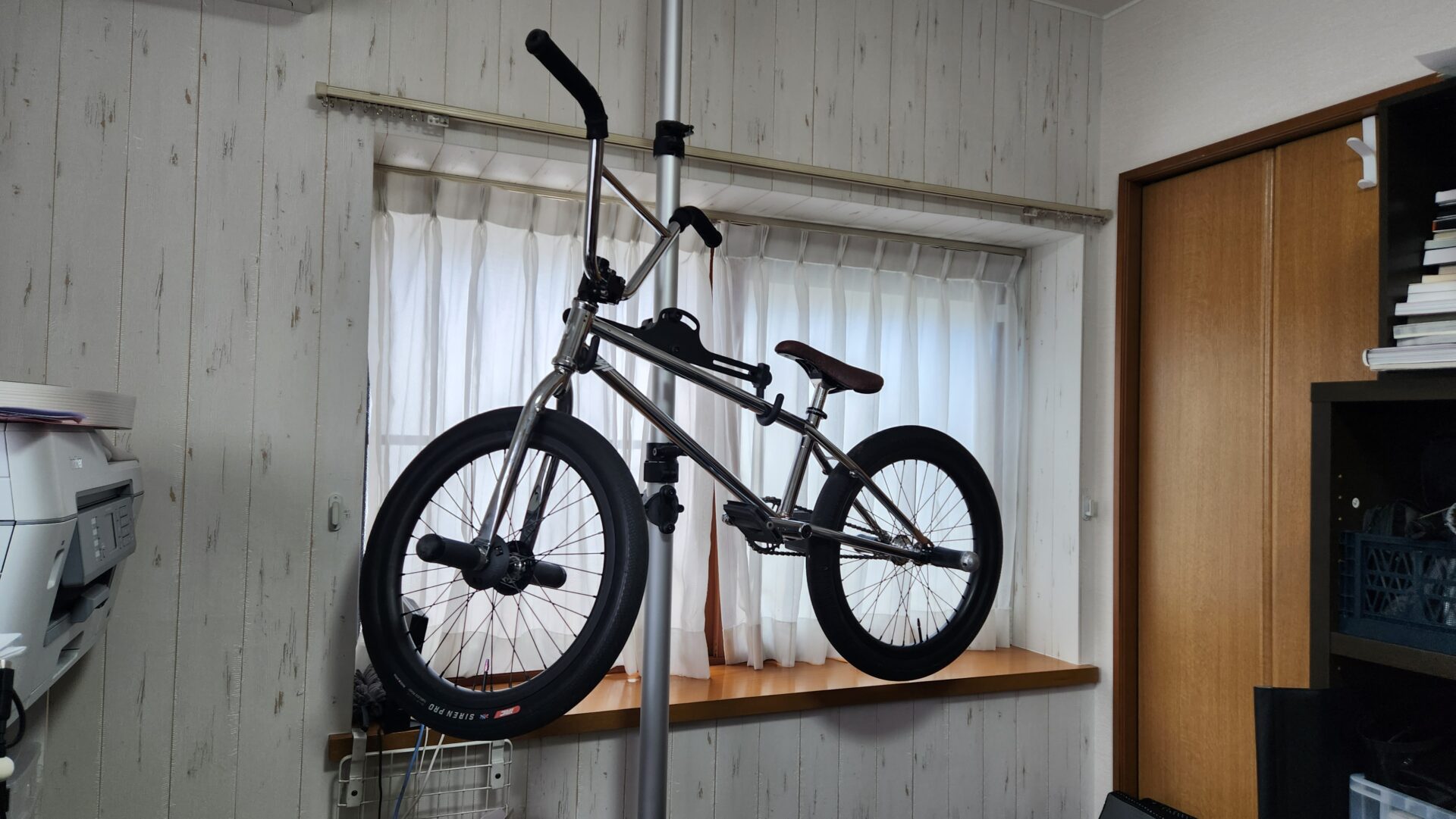 8680円のバイクラックで部屋がスッキリしました。【BMX